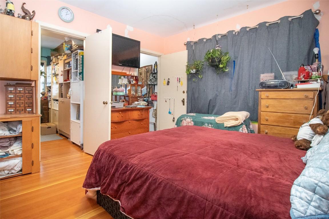 









695


Bell

Road,
Kelowna,




BC
V1X 2Y2

