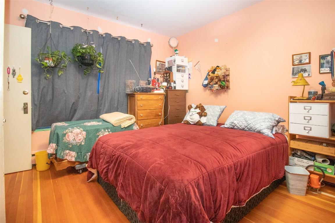 









695


Bell

Road,
Kelowna,




BC
V1X 2Y2

