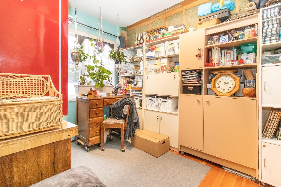 









695


Bell

Road,
Kelowna,




BC
V1X 2Y2

