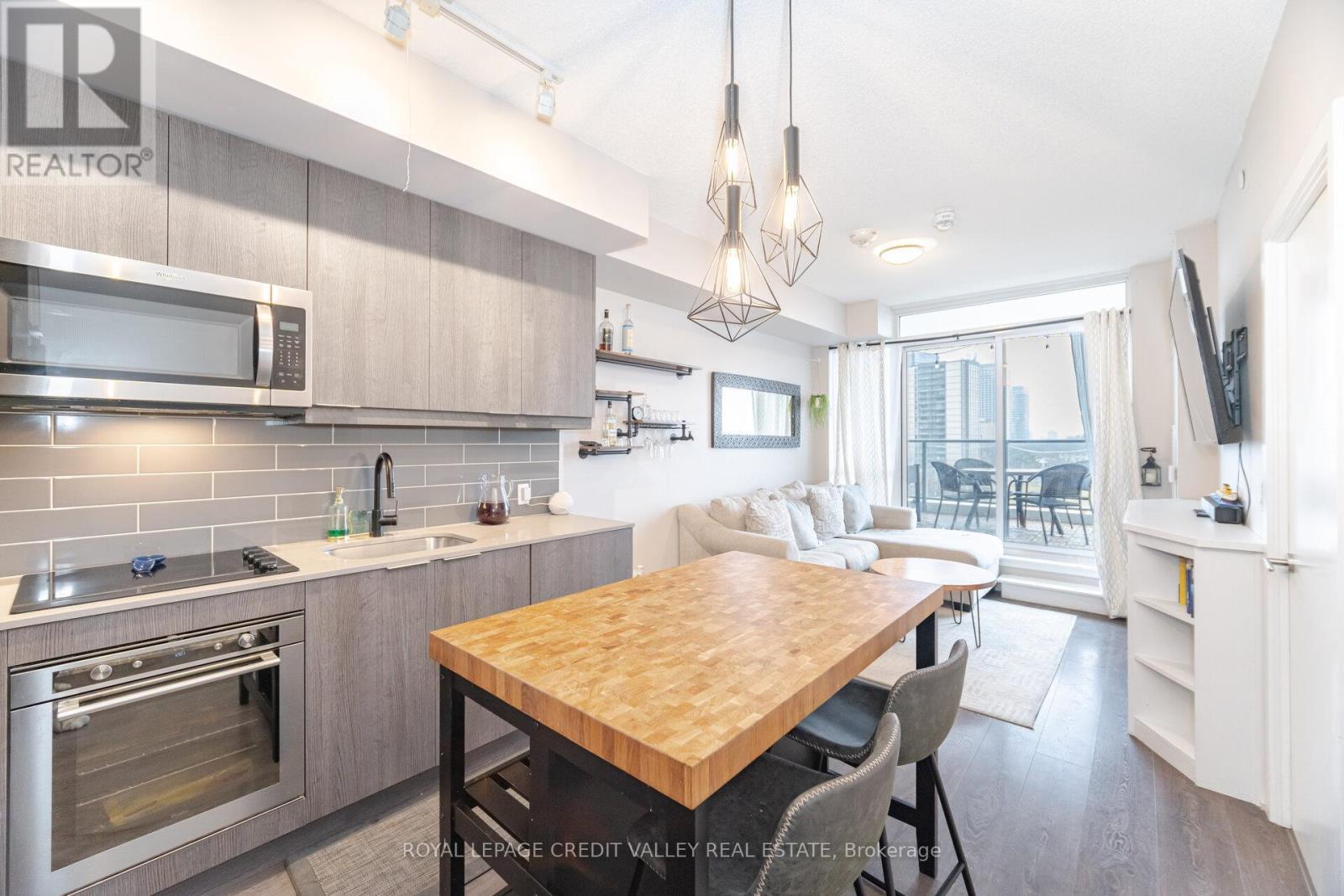 












413 - 32 FOREST MANOR ROAD

,
Toronto,




Ontario
M2J0H2

