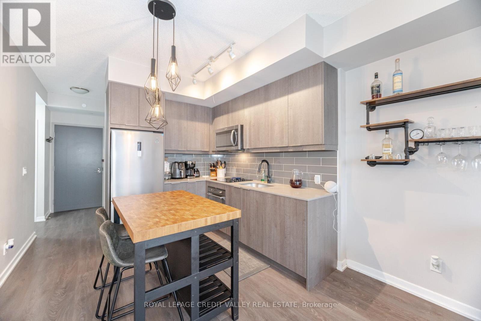 












413 - 32 FOREST MANOR ROAD

,
Toronto,




Ontario
M2J0H2

