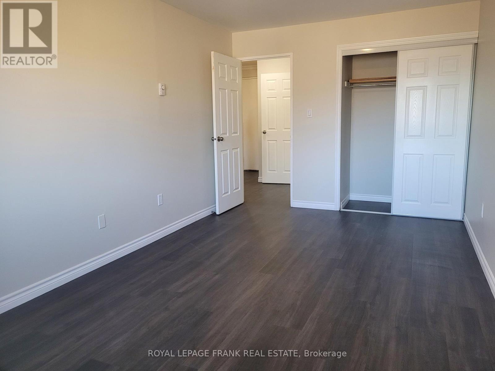 












8 - 136 KING STREET

,
Clarington (Bowmanville),




Ontario
L1C1N7

