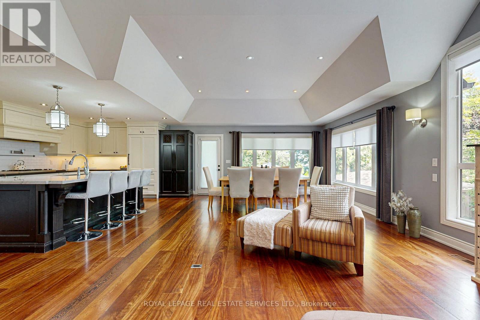 












159 VIEWBANK CRESCENT

,
Oakville,




Ontario
L6L1R3

