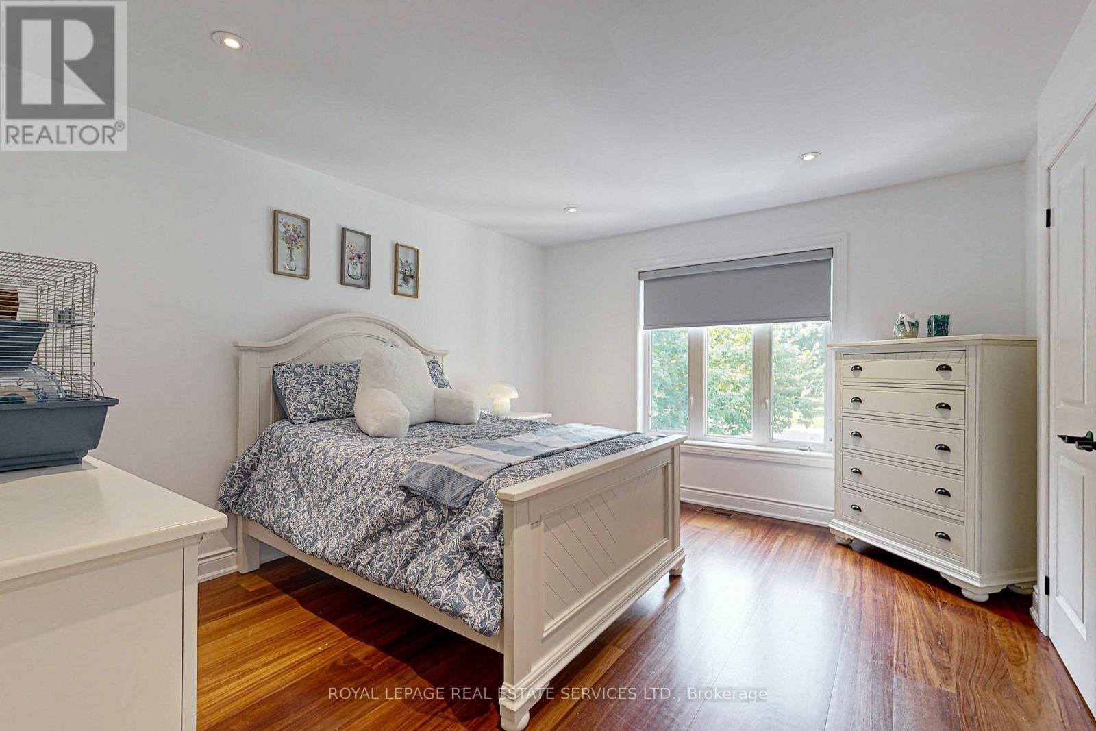 












159 VIEWBANK CRESCENT

,
Oakville,




Ontario
L6L1R3

