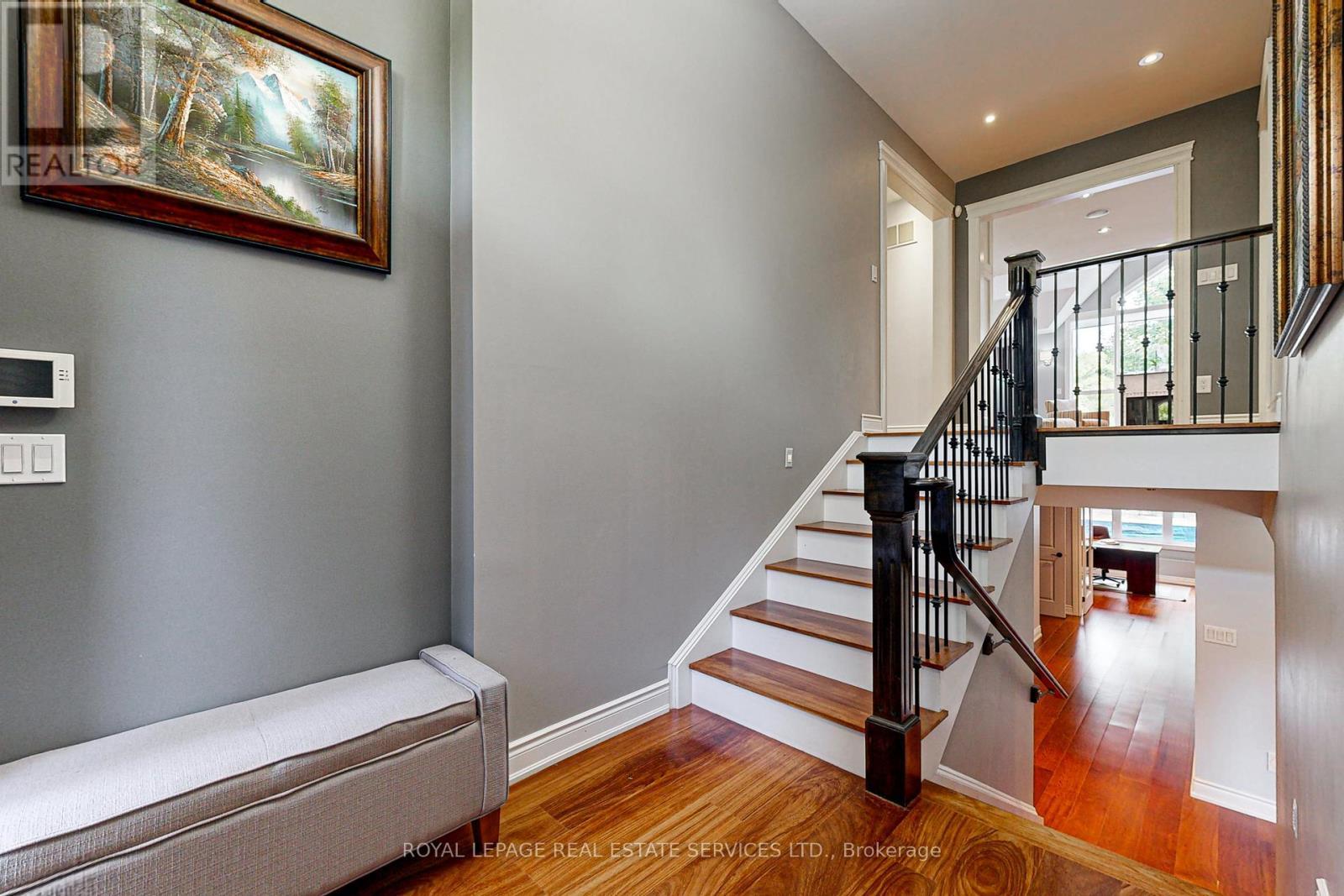 












159 VIEWBANK CRESCENT

,
Oakville,




Ontario
L6L1R3

