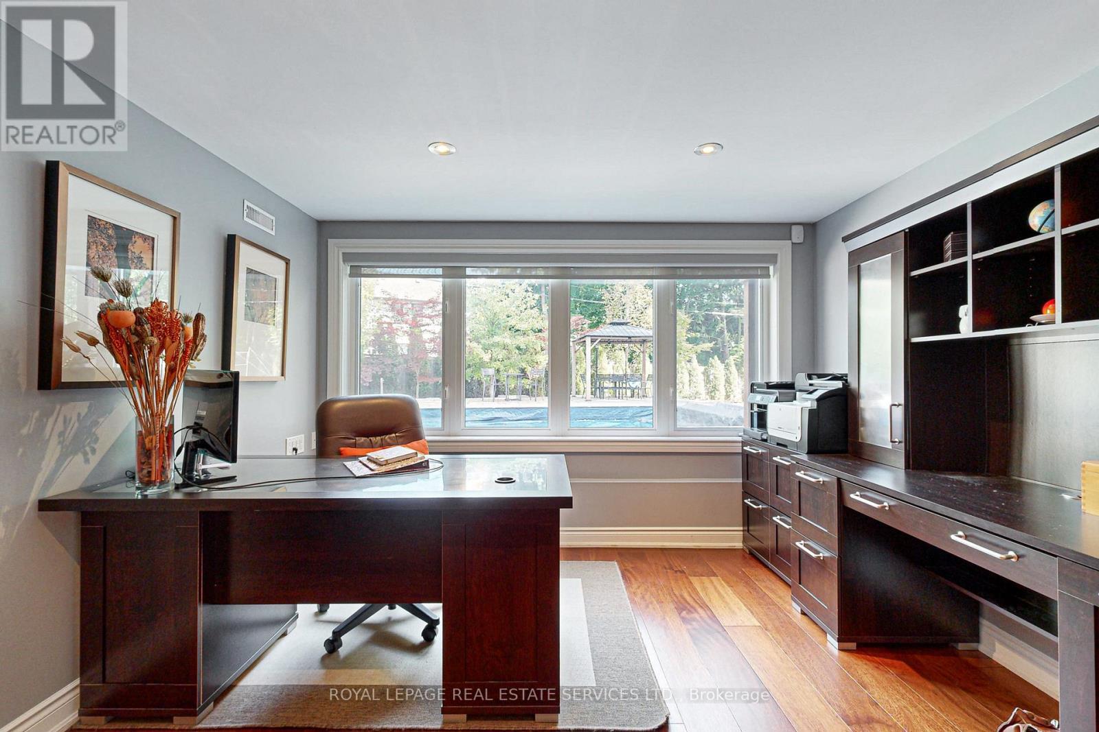 












159 VIEWBANK CRESCENT

,
Oakville,




Ontario
L6L1R3

