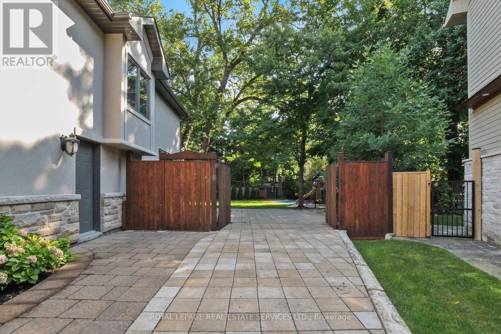 












159 VIEWBANK CRESCENT

,
Oakville,




Ontario
L6L1R3

