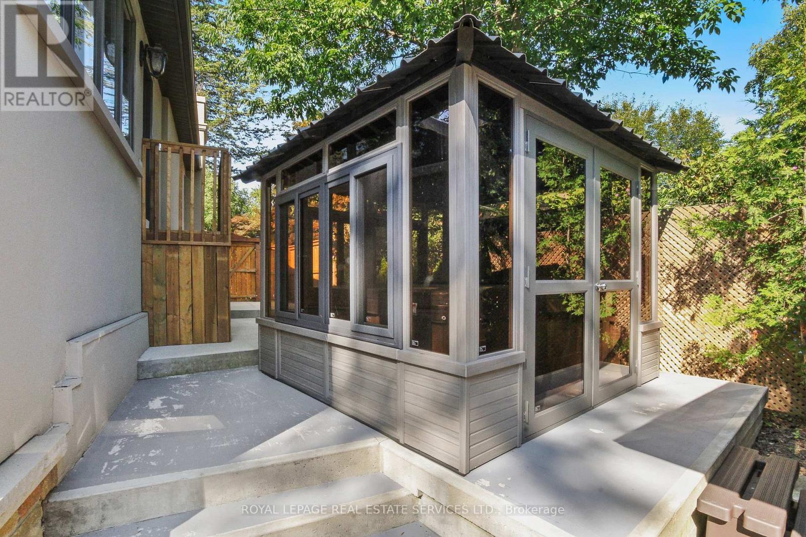 












159 VIEWBANK CRESCENT

,
Oakville,




Ontario
L6L1R3

