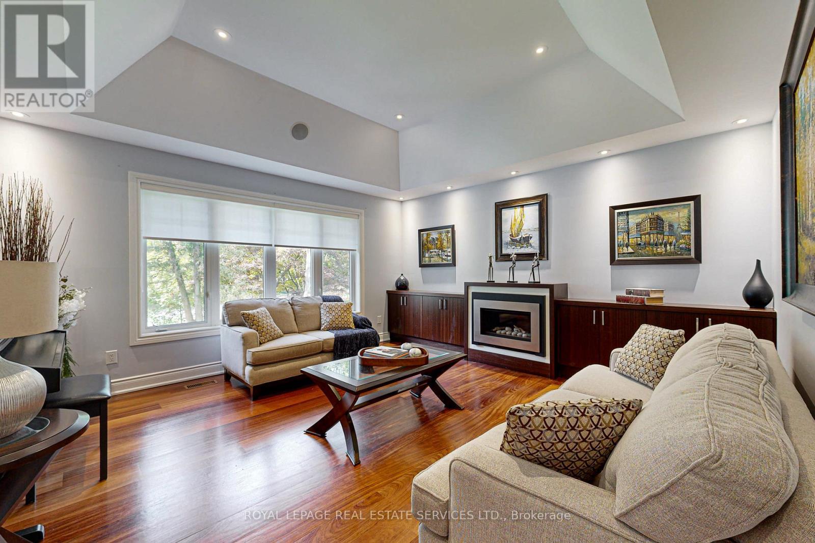 












159 VIEWBANK CRESCENT

,
Oakville,




Ontario
L6L1R3

