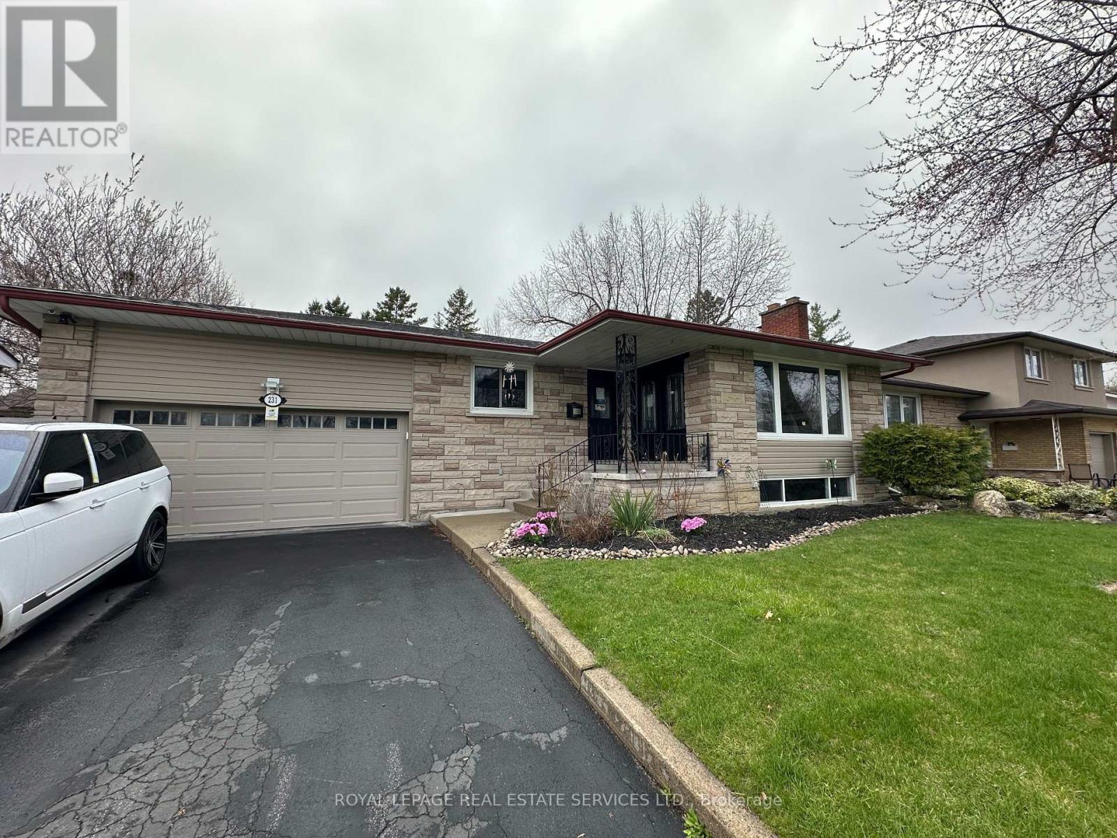 












231 ELIZABETH STREET S

,
Brampton,




Ontario
L6Y1S2

