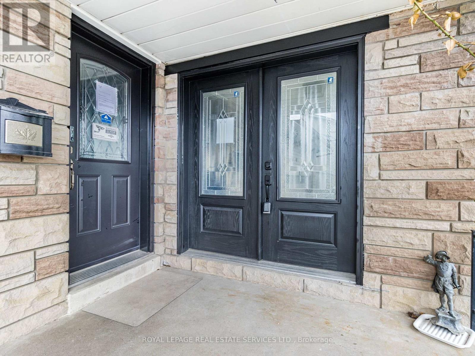 












231 ELIZABETH STREET S

,
Brampton,




Ontario
L6Y1S2

