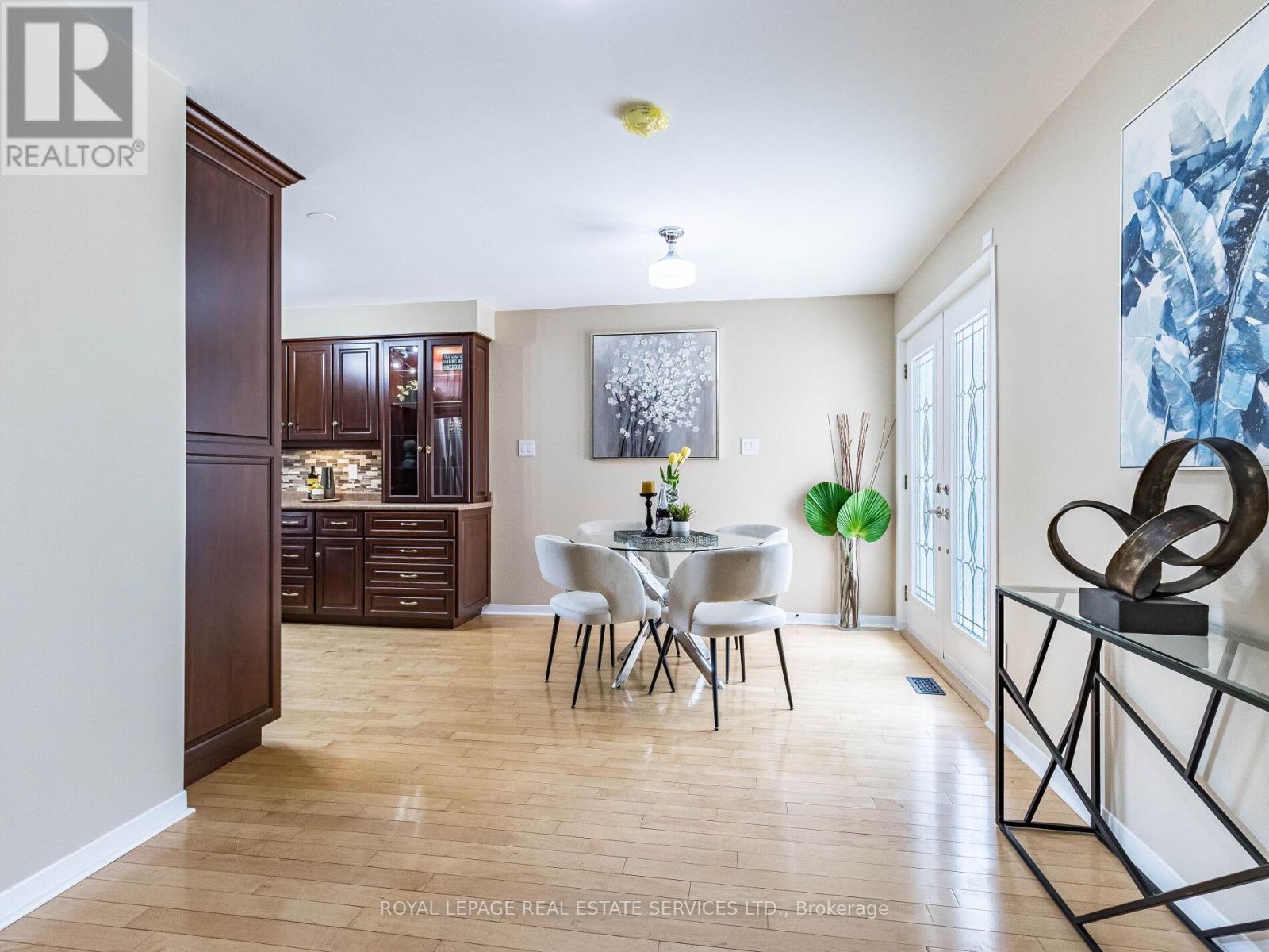












231 ELIZABETH STREET S

,
Brampton,




Ontario
L6Y1S2

