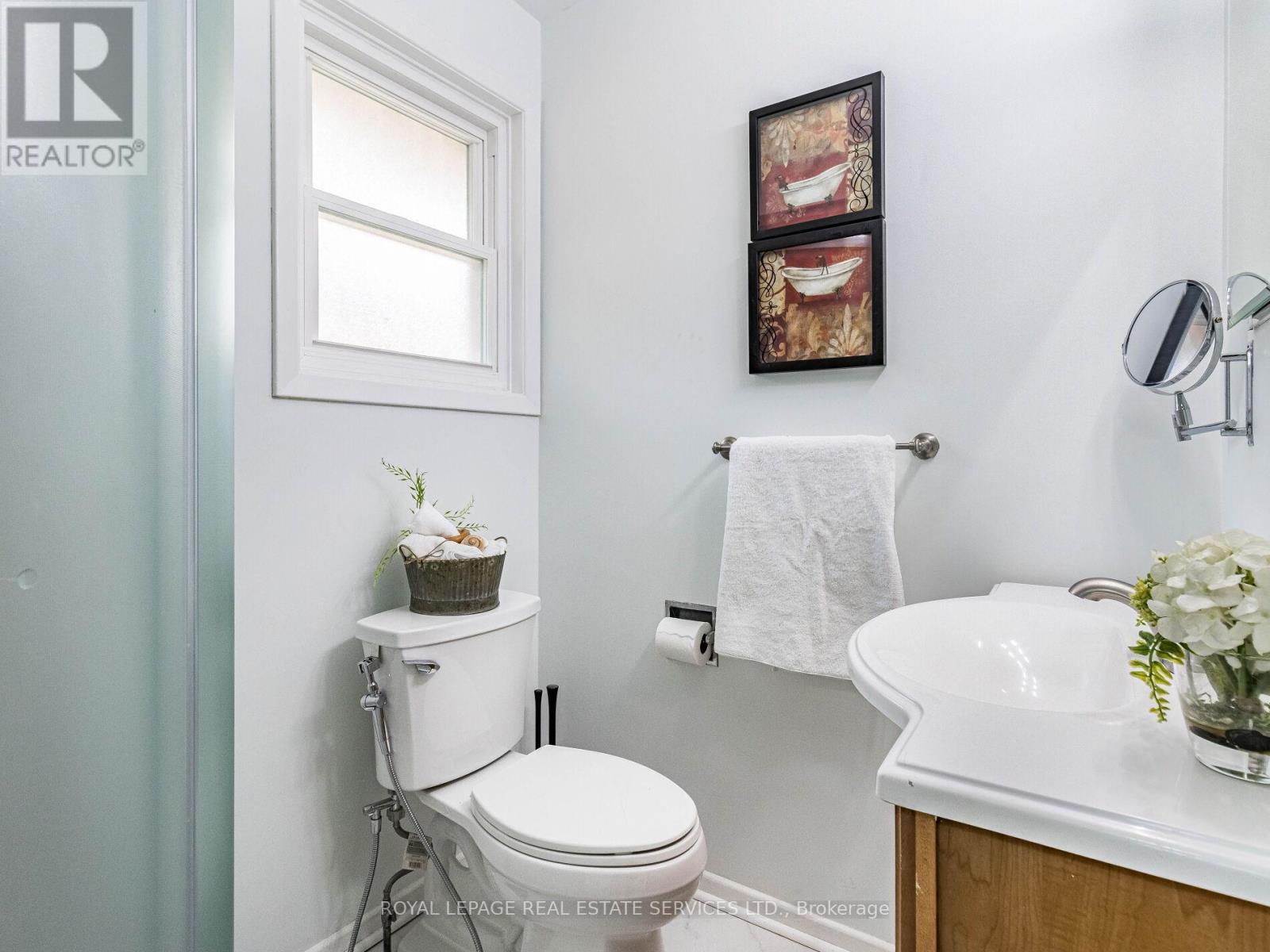












231 ELIZABETH STREET S

,
Brampton,




Ontario
L6Y1S2


