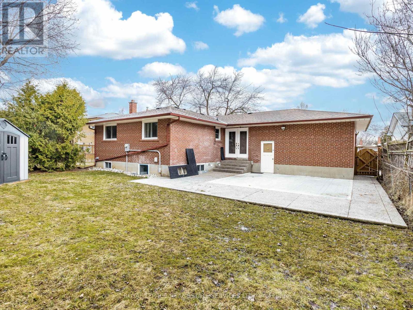 












231 ELIZABETH STREET S

,
Brampton,




Ontario
L6Y1S2

