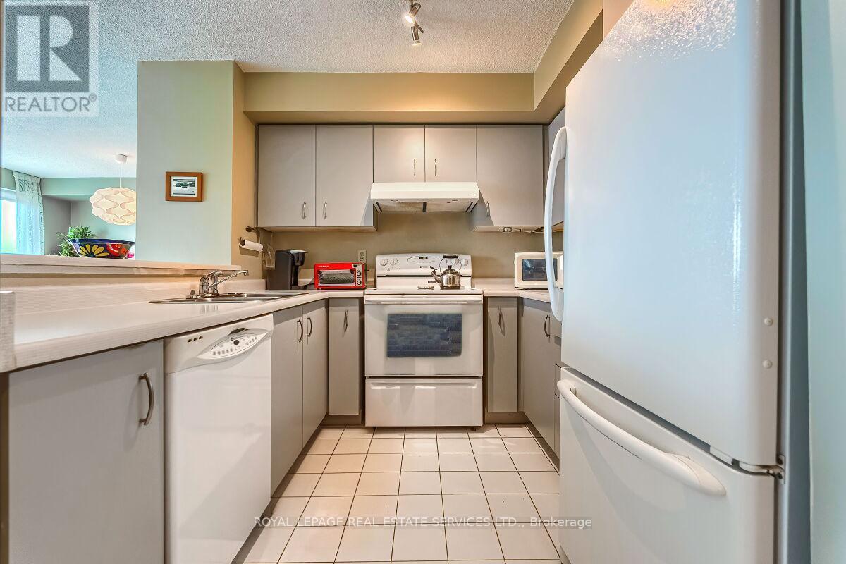 












902 - 2155 BURNHAMTHORPE ROAD W

,
Mississauga,




Ontario
L5L5P4


