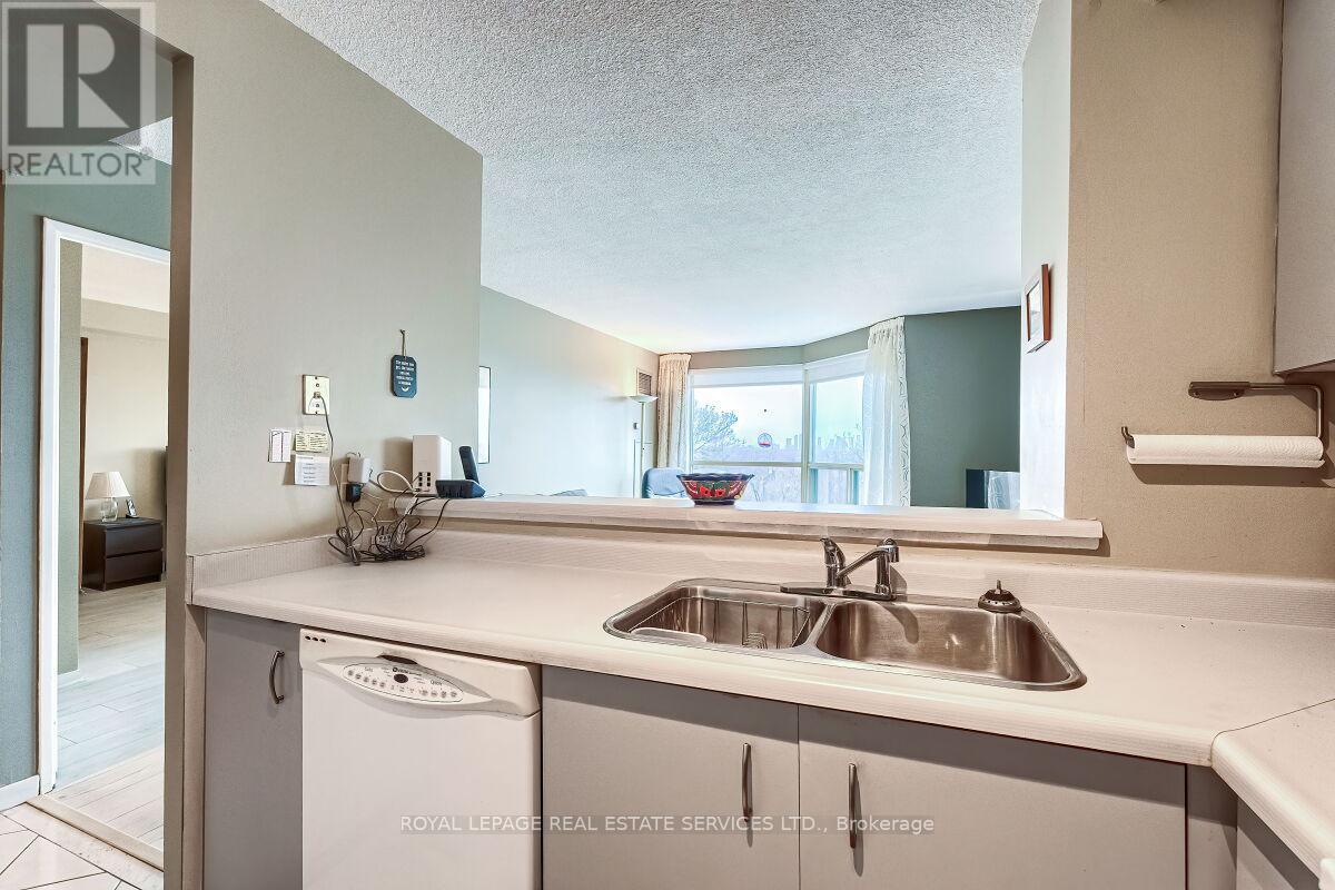 












902 - 2155 BURNHAMTHORPE ROAD W

,
Mississauga,




Ontario
L5L5P4

