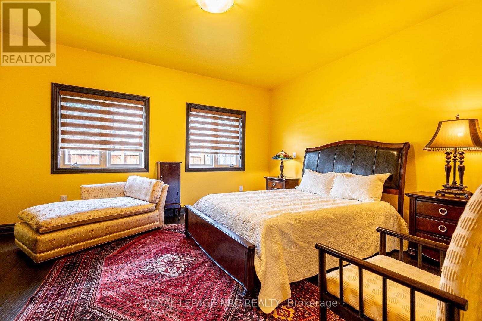 












4807 ZIMMERMAN AVENUE

,
Niagara Falls (Downtown),




Ontario
L2E3N1

