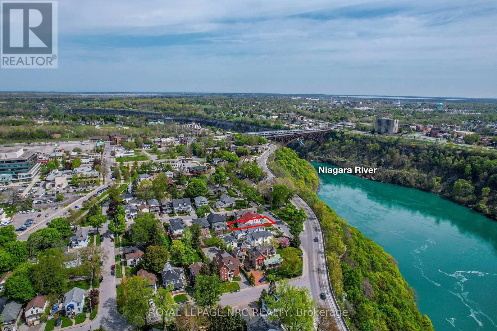 












4807 ZIMMERMAN AVENUE

,
Niagara Falls (Downtown),




Ontario
L2E3N1

