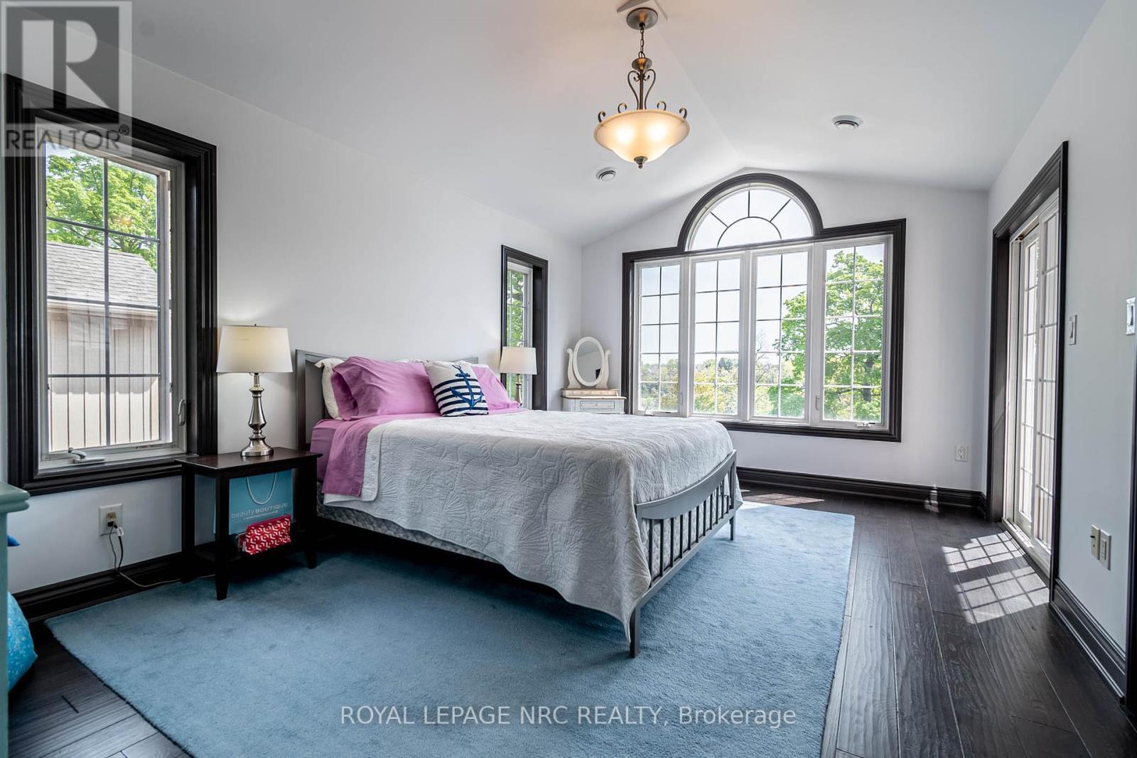 












4807 ZIMMERMAN AVENUE

,
Niagara Falls (Downtown),




Ontario
L2E3N1

