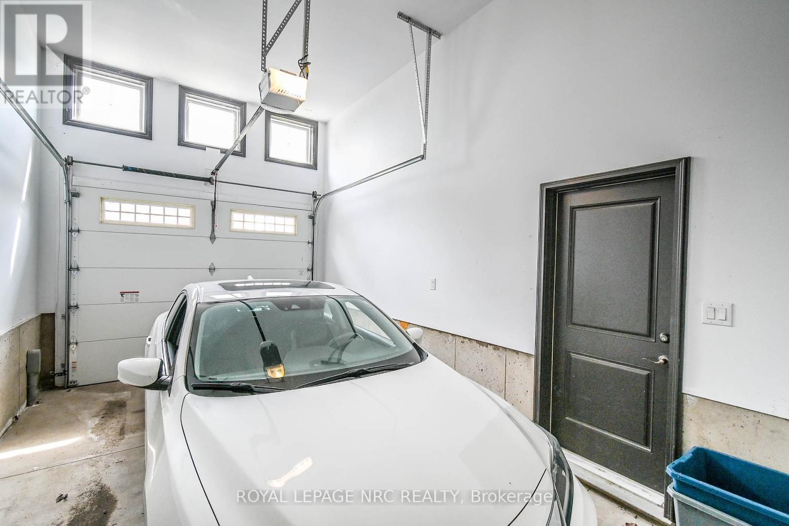 












4807 ZIMMERMAN AVENUE

,
Niagara Falls (Downtown),




Ontario
L2E3N1

