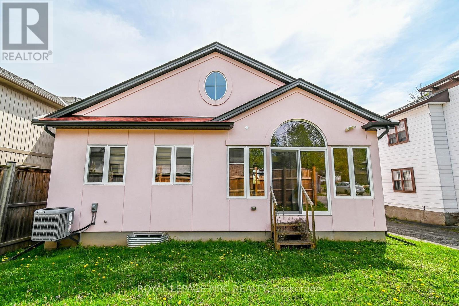 












4807 ZIMMERMAN AVENUE

,
Niagara Falls (Downtown),




Ontario
L2E3N1

