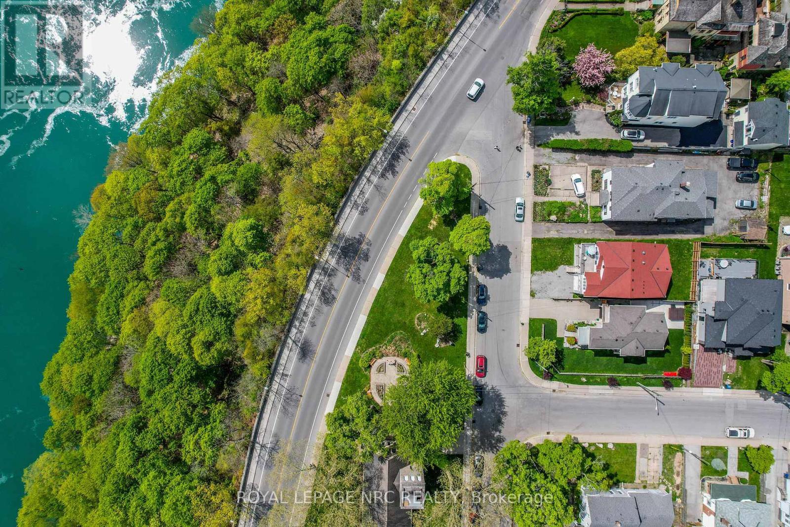 












4807 ZIMMERMAN AVENUE

,
Niagara Falls (Downtown),




Ontario
L2E3N1

