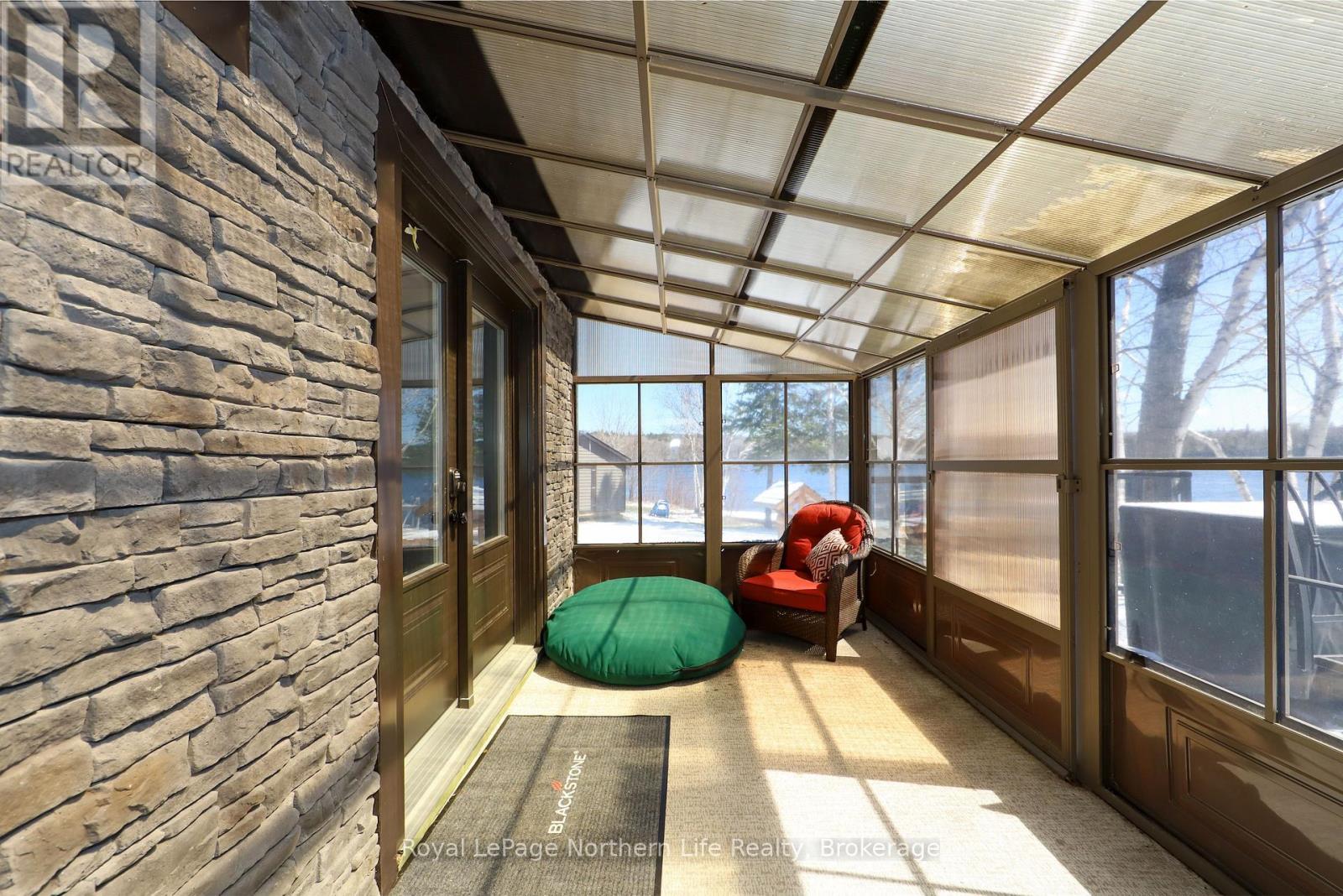 












33 WHITE BEAR COURT

,
Temagami,




Ontario
P0H2H0

