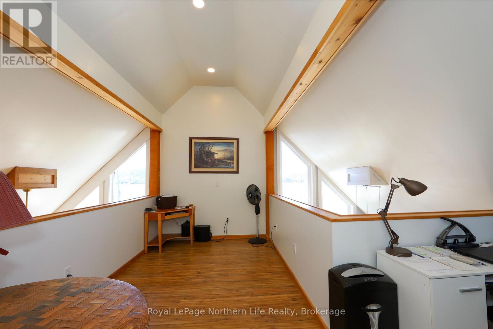 












33 WHITE BEAR COURT

,
Temagami,




Ontario
P0H2H0

