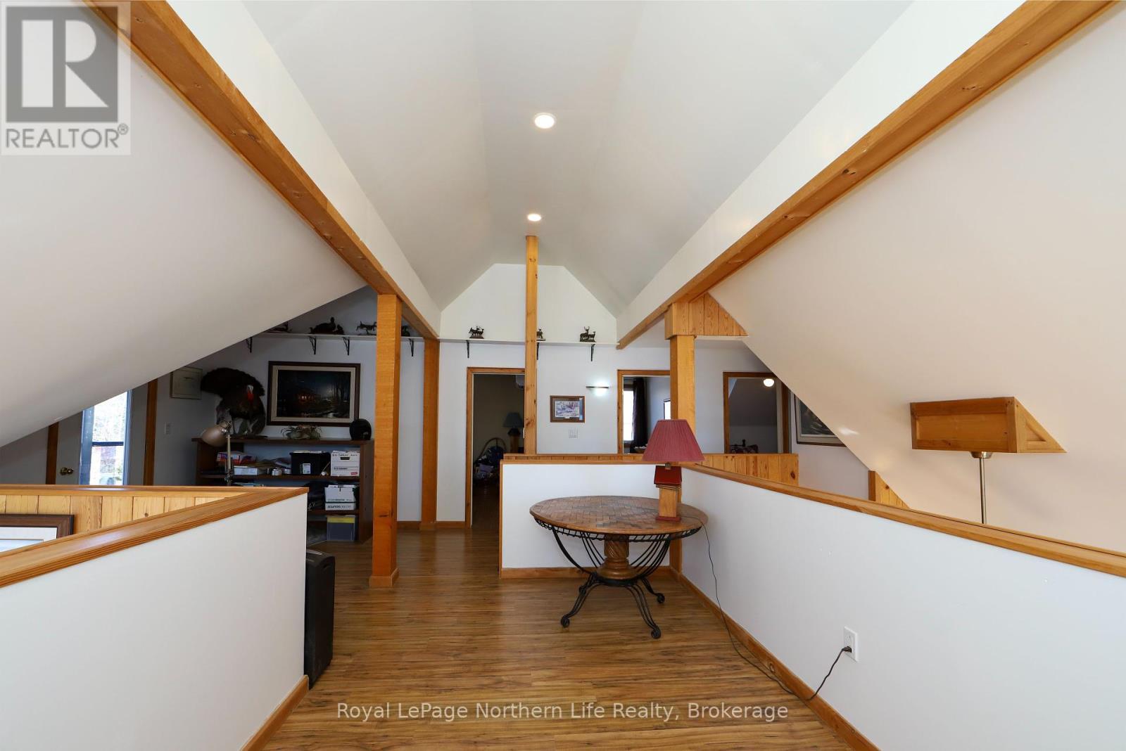 












33 WHITE BEAR COURT

,
Temagami,




Ontario
P0H2H0

