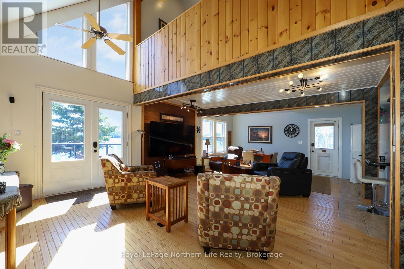 












33 WHITE BEAR COURT

,
Temagami,




Ontario
P0H2H0

