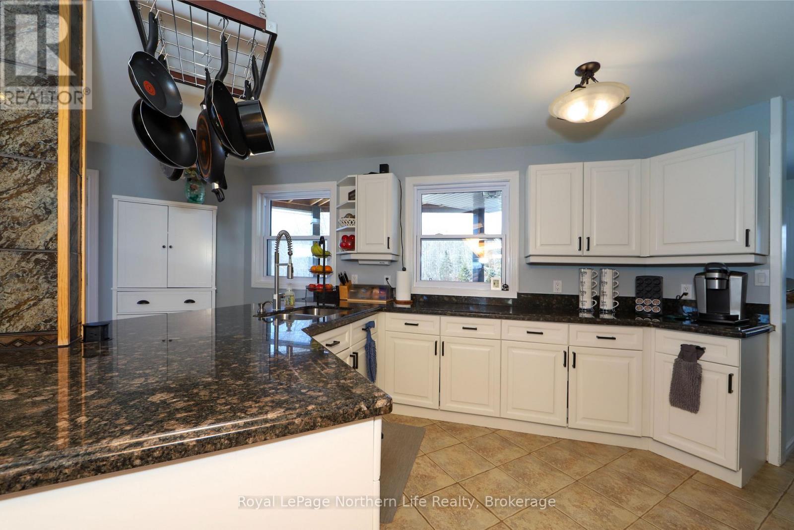












33 WHITE BEAR COURT

,
Temagami,




Ontario
P0H2H0

