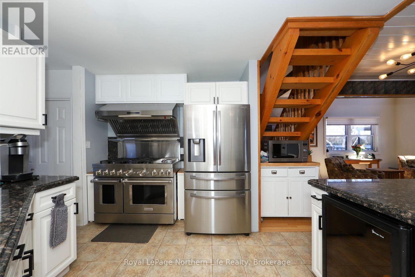 












33 WHITE BEAR COURT

,
Temagami,




Ontario
P0H2H0

