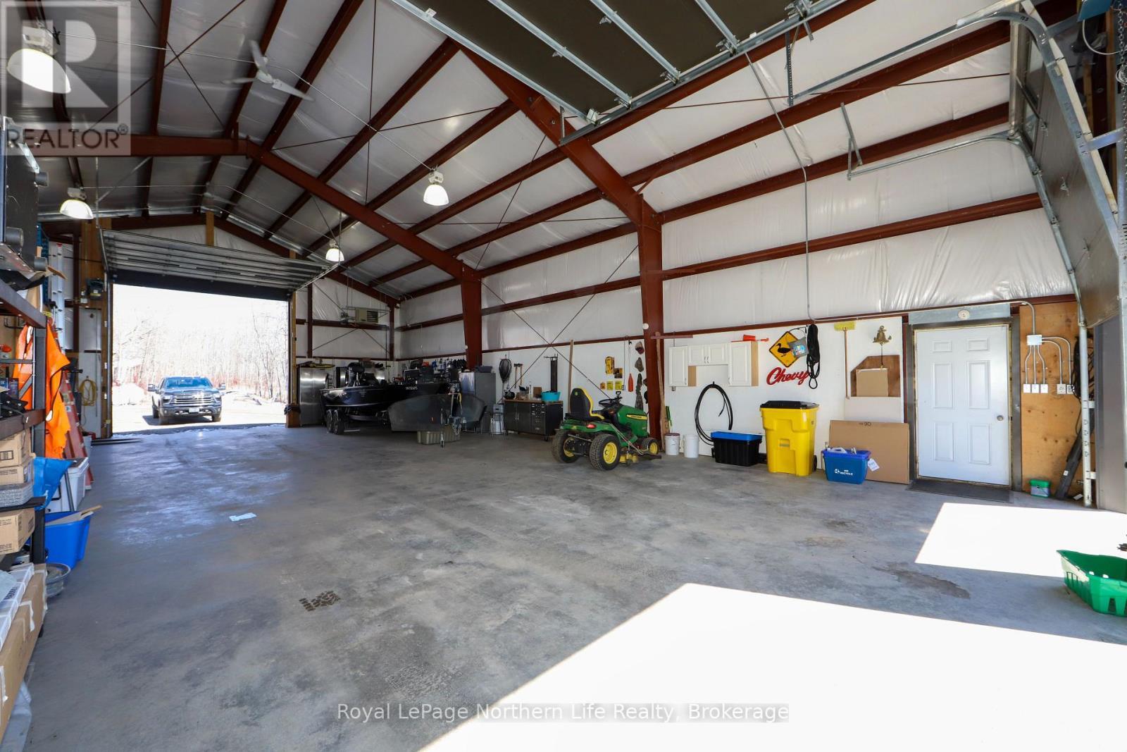 












33 WHITE BEAR COURT

,
Temagami,




Ontario
P0H2H0

