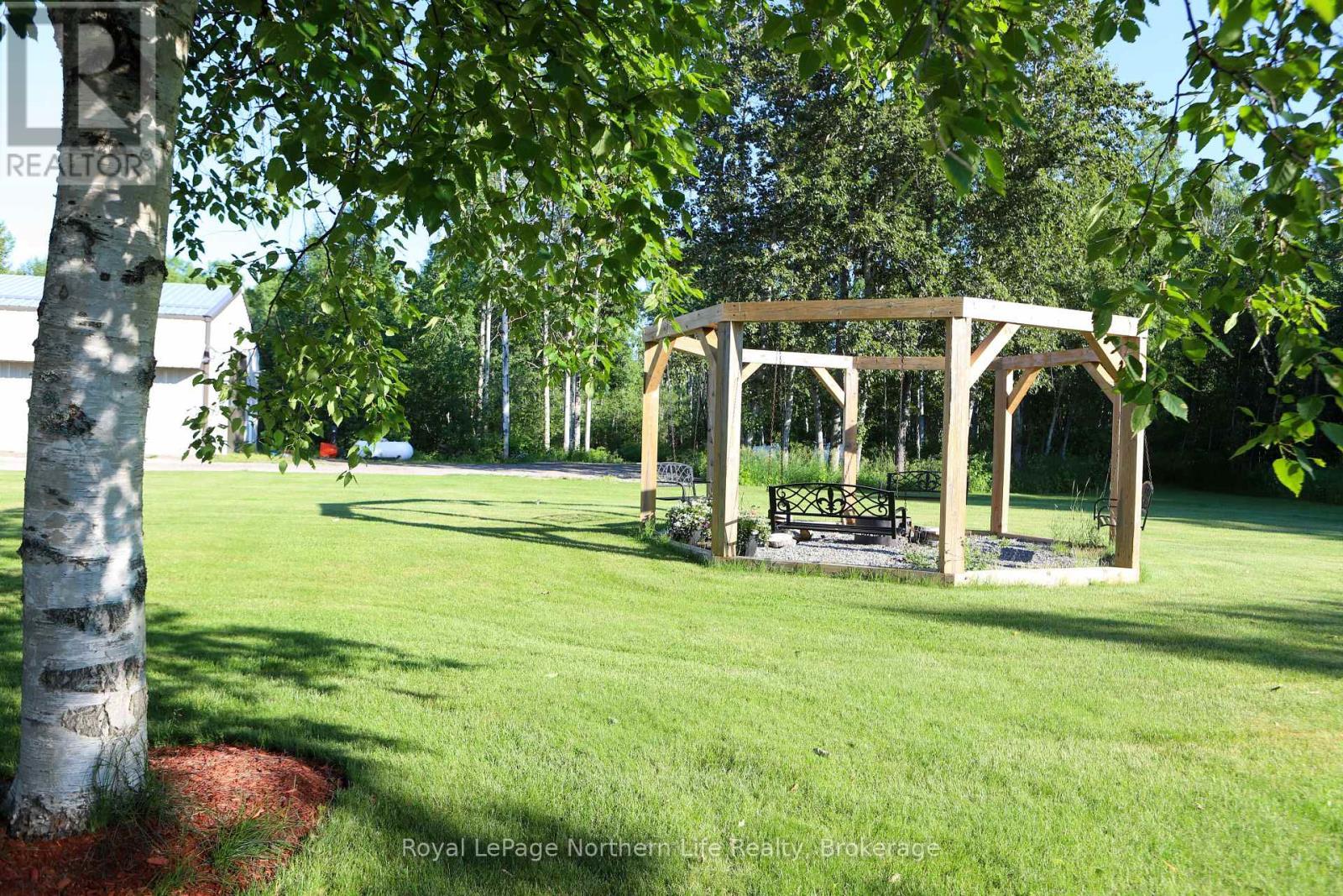 












33 WHITE BEAR COURT

,
Temagami,




Ontario
P0H2H0

