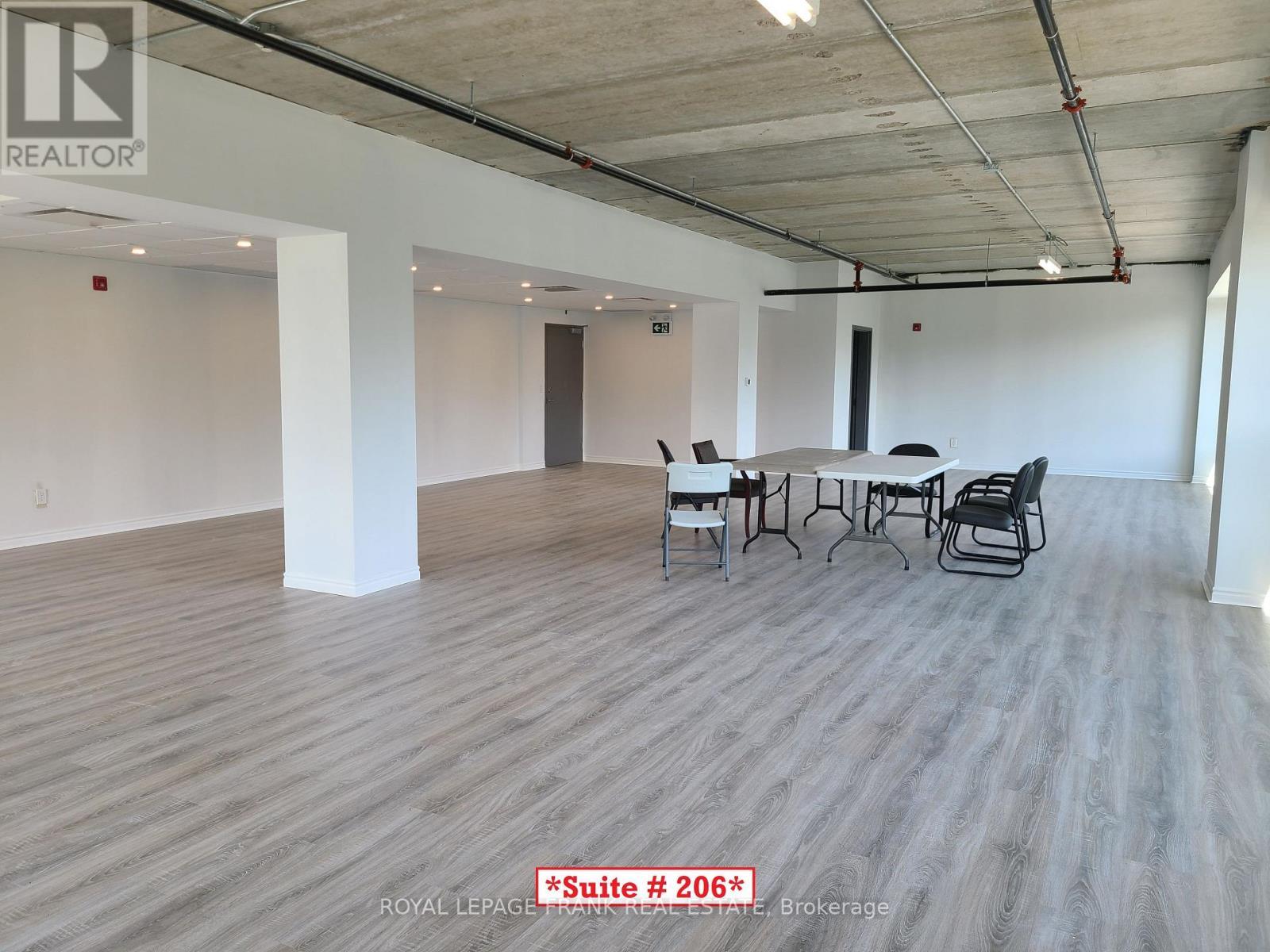 












201-203 & 205-208 - 109 KING AVENUE E

,
Clarington (Newcastle),




Ontario
L1C3K2

