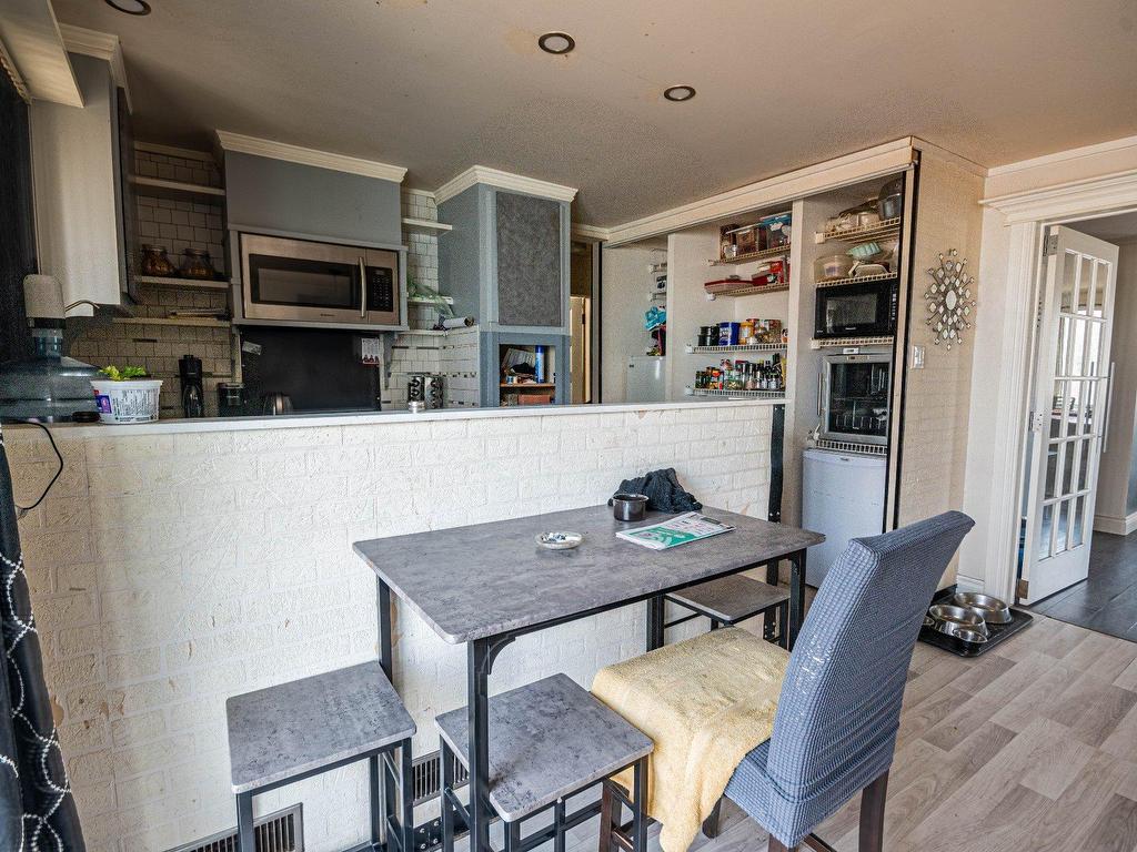 









787


Rue Principale

,
Rivière-Beaudette,




QC
J0P1R0

