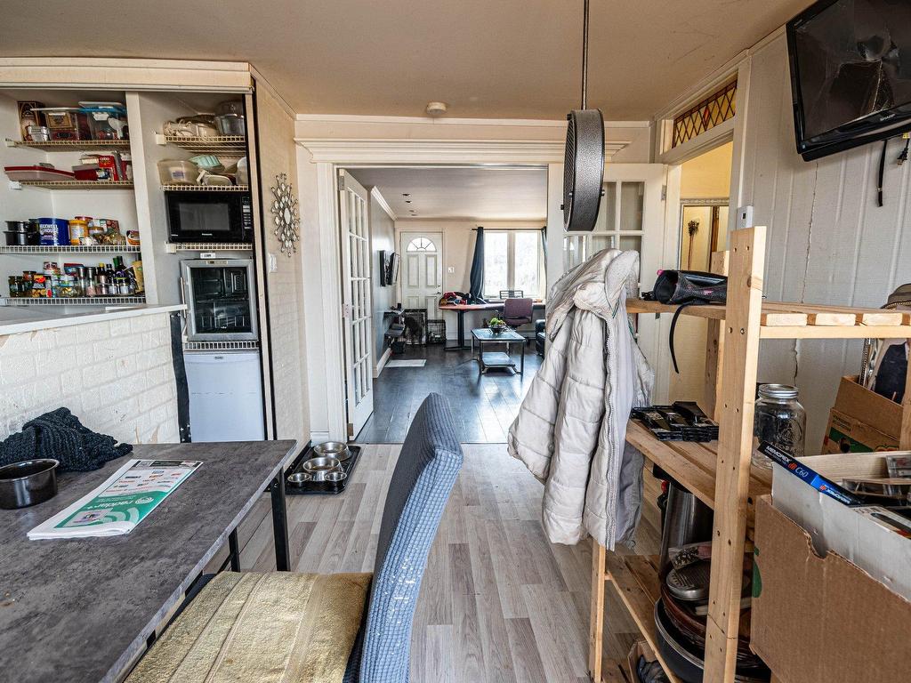 









787


Rue Principale

,
Rivière-Beaudette,




QC
J0P1R0

