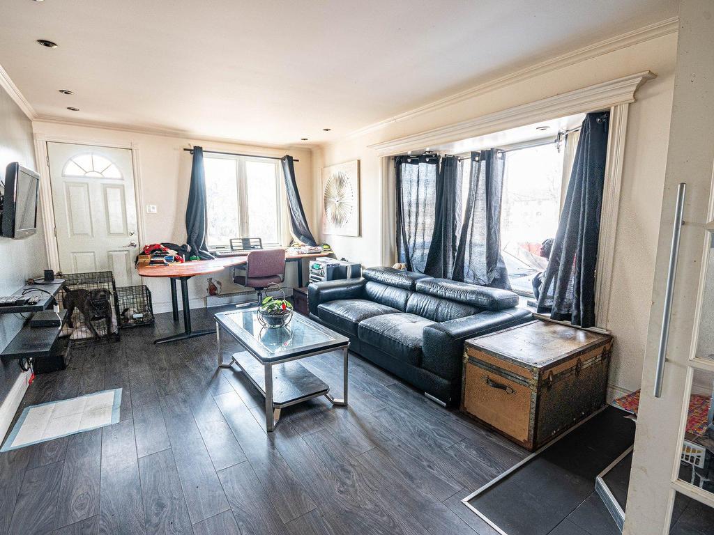 









787


Rue Principale

,
Rivière-Beaudette,




QC
J0P1R0

