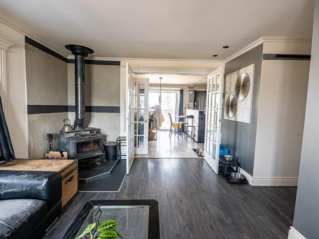 









787


Rue Principale

,
Rivière-Beaudette,




QC
J0P1R0

