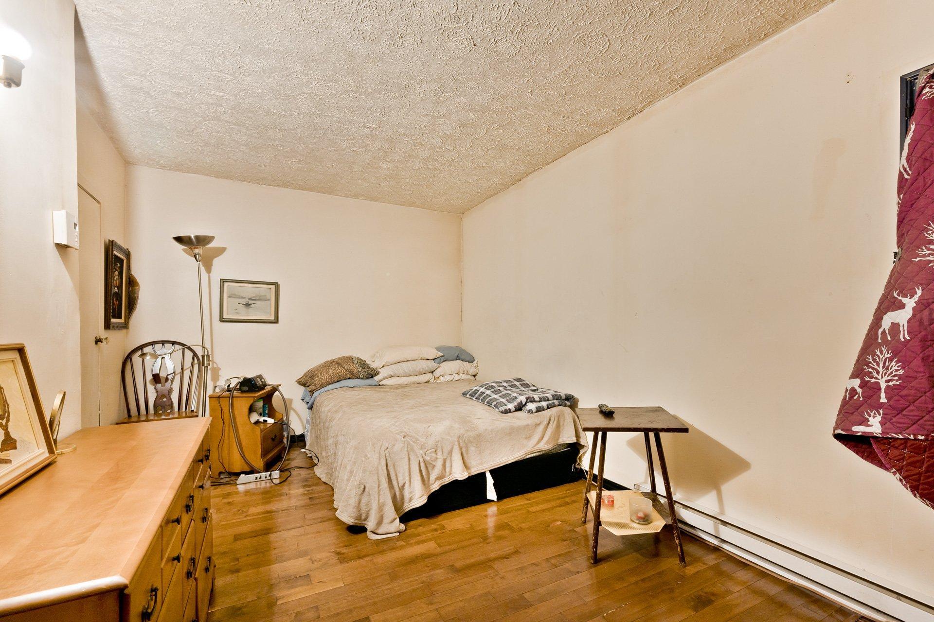 









532


Rue Lemay

,
Coaticook,




QC
J1A1M1

