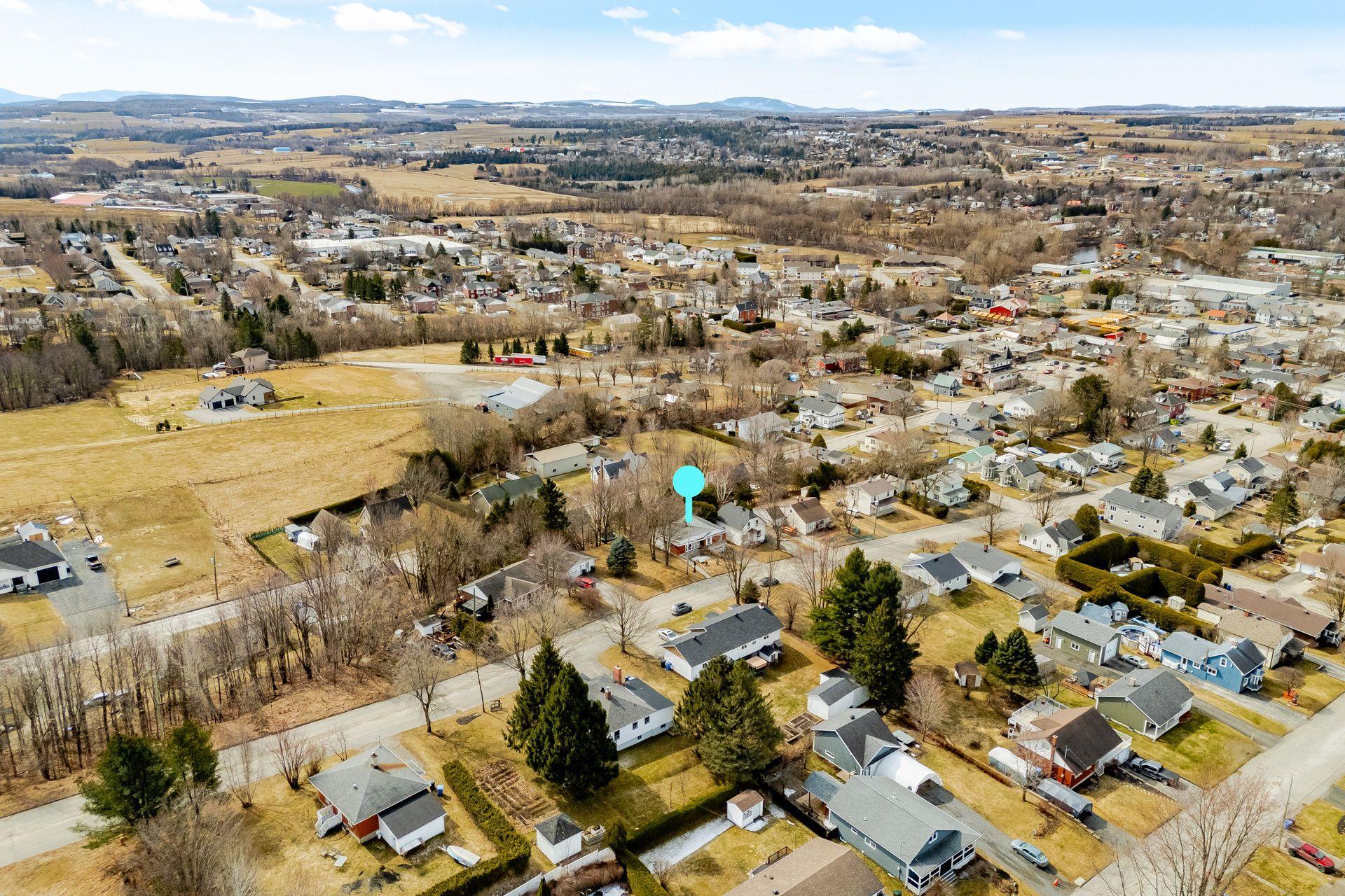 









532


Rue Lemay

,
Coaticook,




QC
J1A1M1


