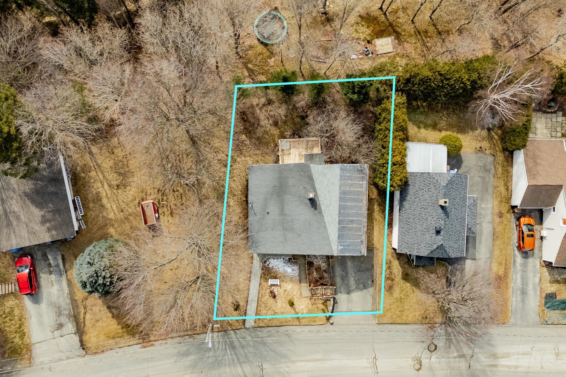 









532


Rue Lemay

,
Coaticook,




QC
J1A1M1

