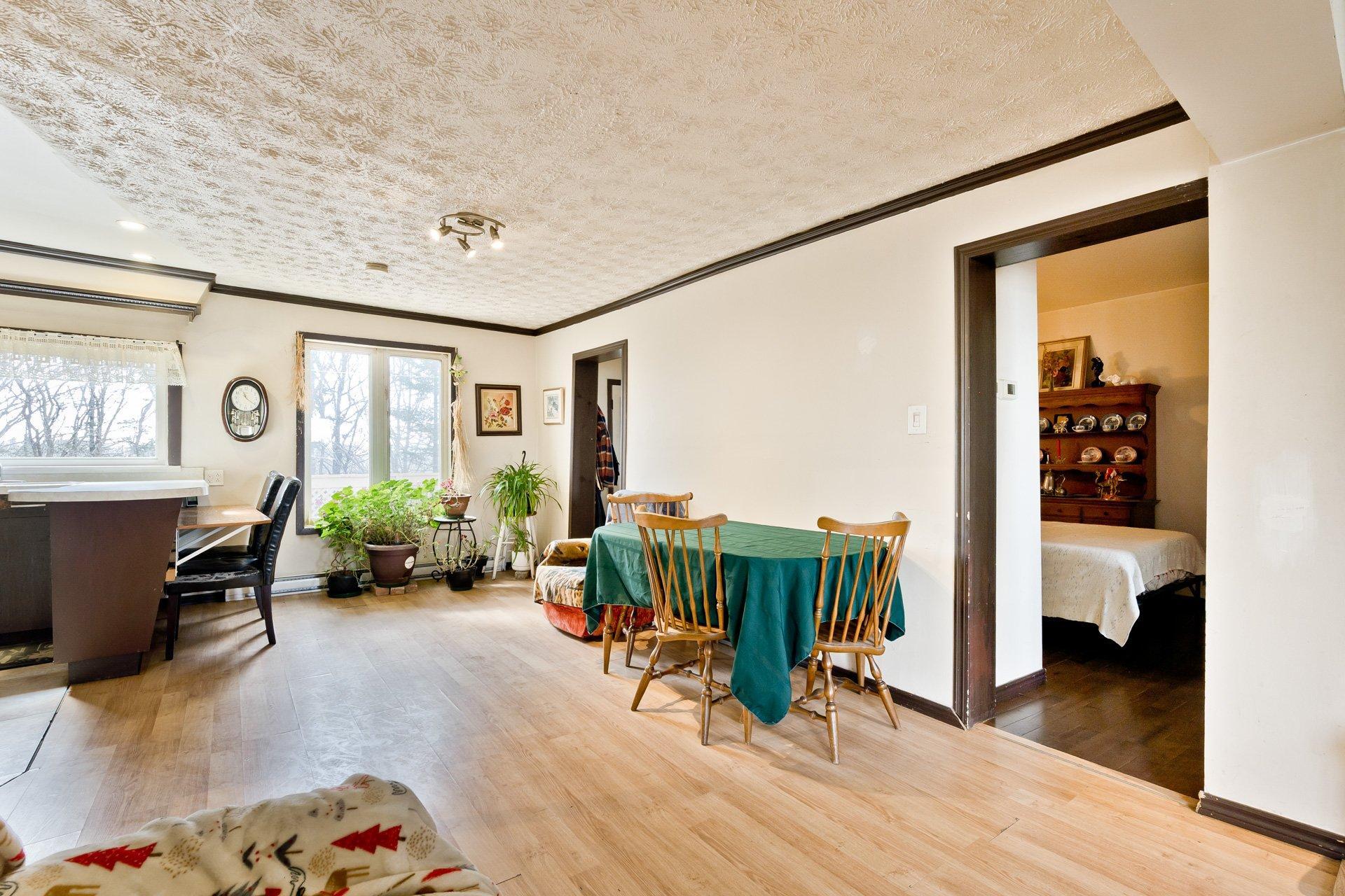 









532


Rue Lemay

,
Coaticook,




QC
J1A1M1

