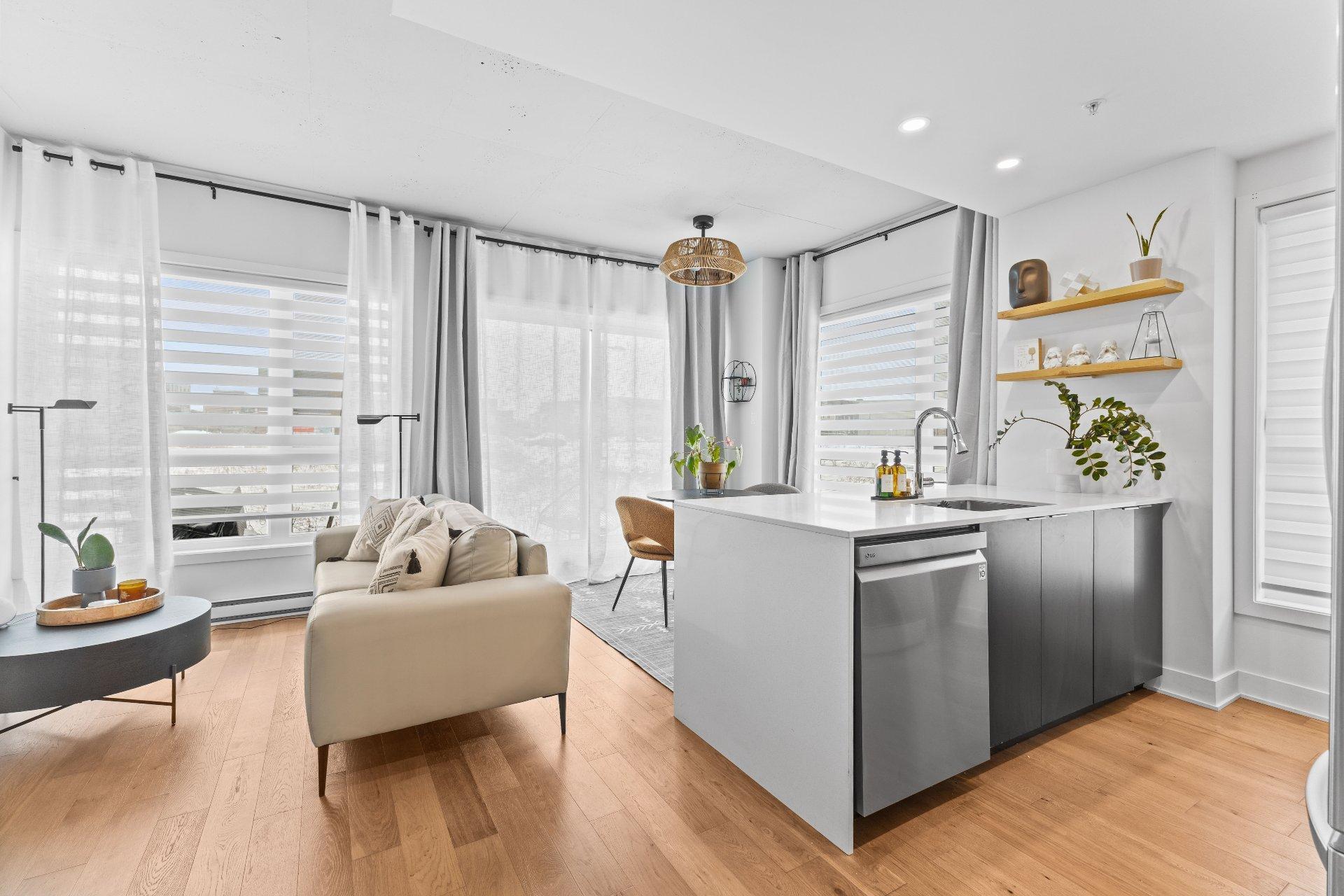 









300


Av. George-V

, 101,
Montréal (Lachine),




QC
H8S2R6


