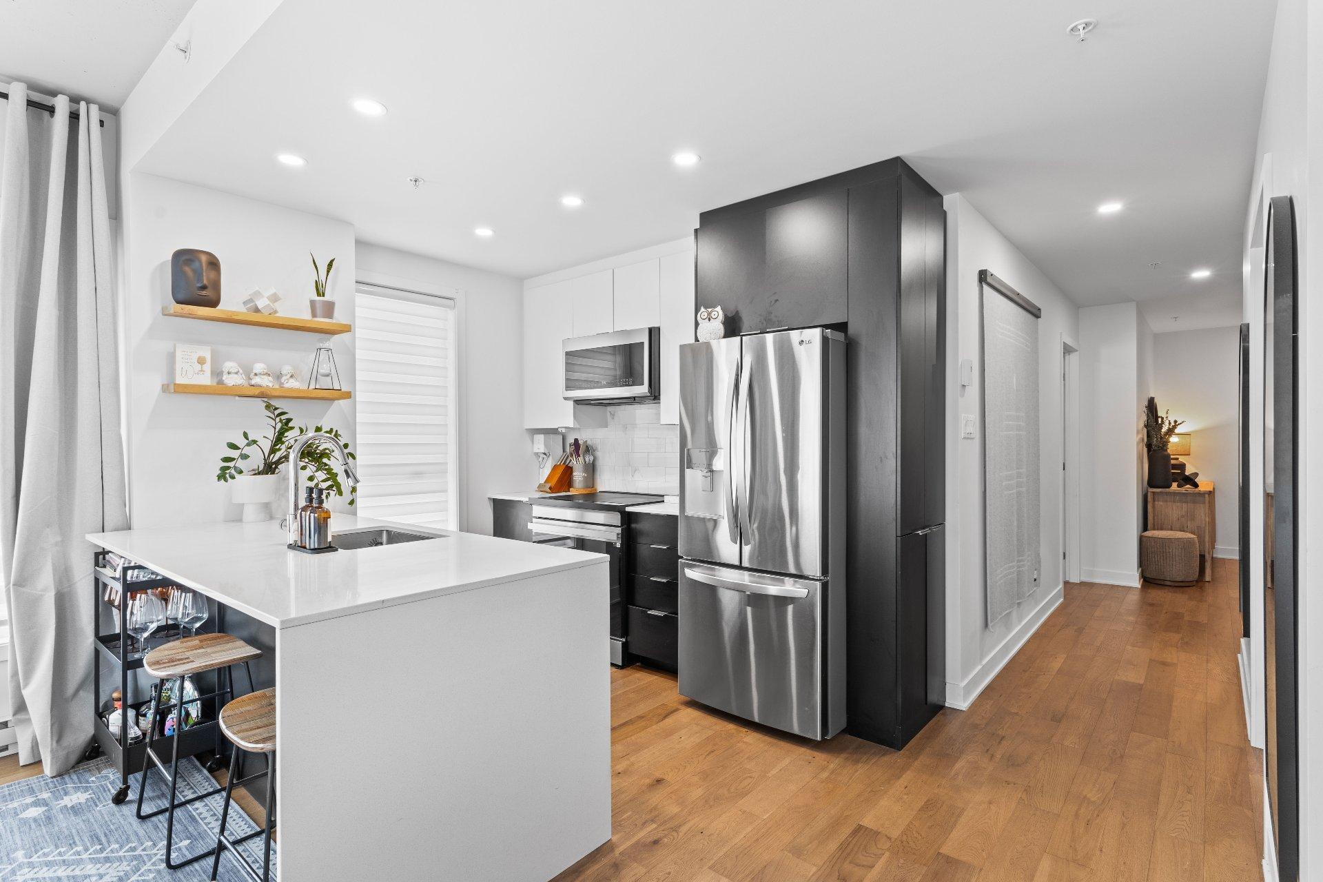 









300


Av. George-V

, 101,
Montréal (Lachine),




QC
H8S2R6

