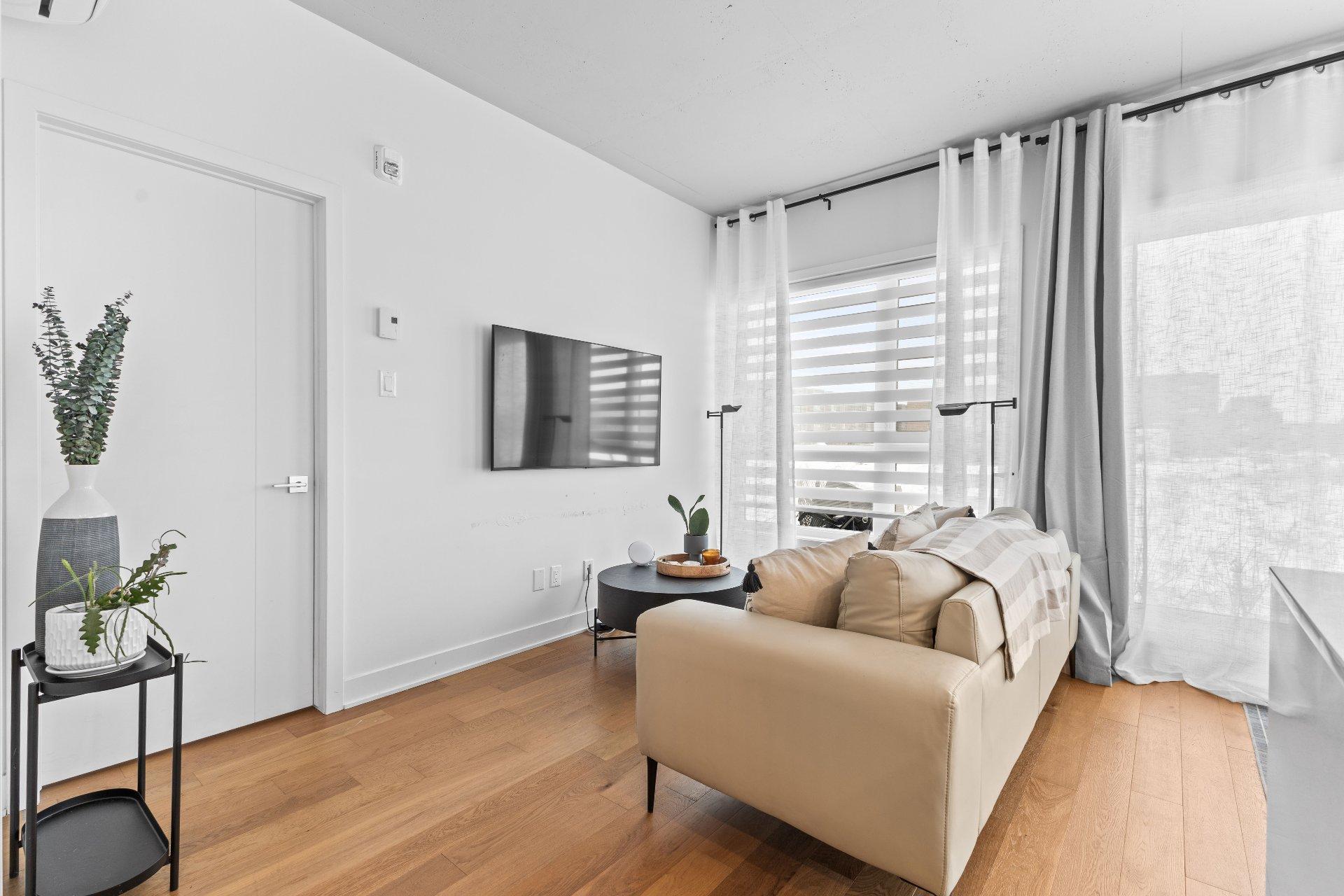 









300


Av. George-V

, 101,
Montréal (Lachine),




QC
H8S2R6

