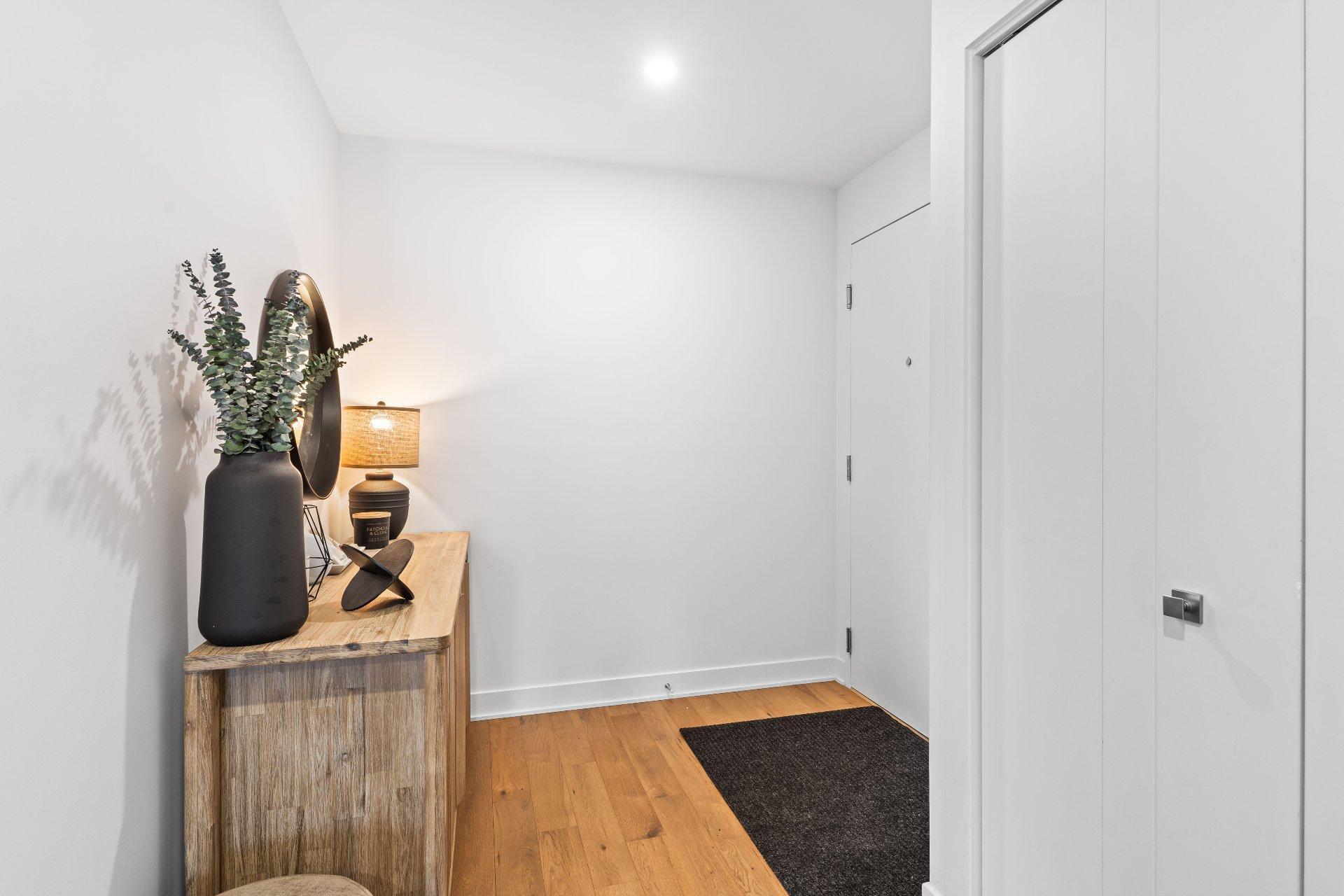 









300


Av. George-V

, 101,
Montréal (Lachine),




QC
H8S2R6

