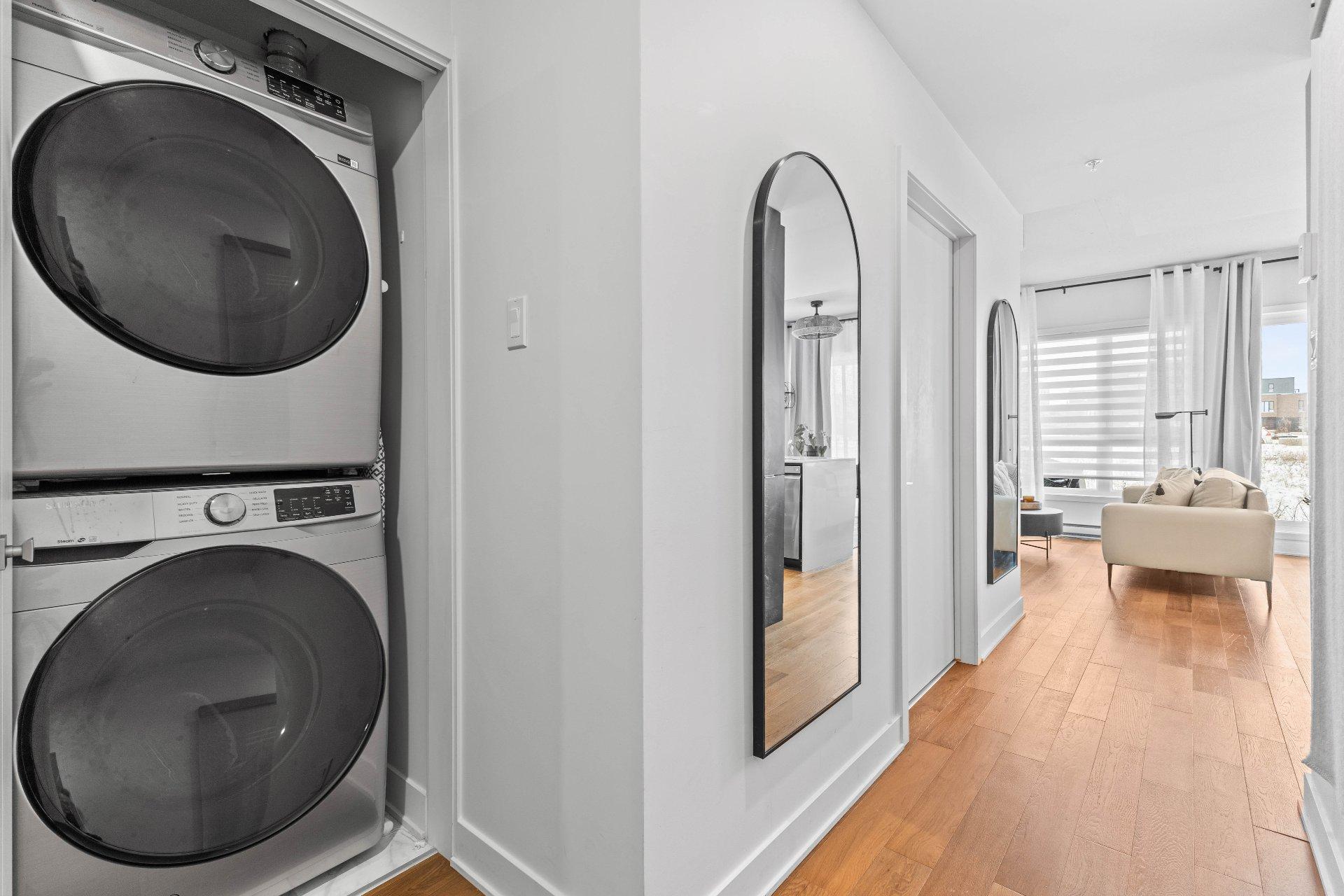 









300


Av. George-V

, 101,
Montréal (Lachine),




QC
H8S2R6

