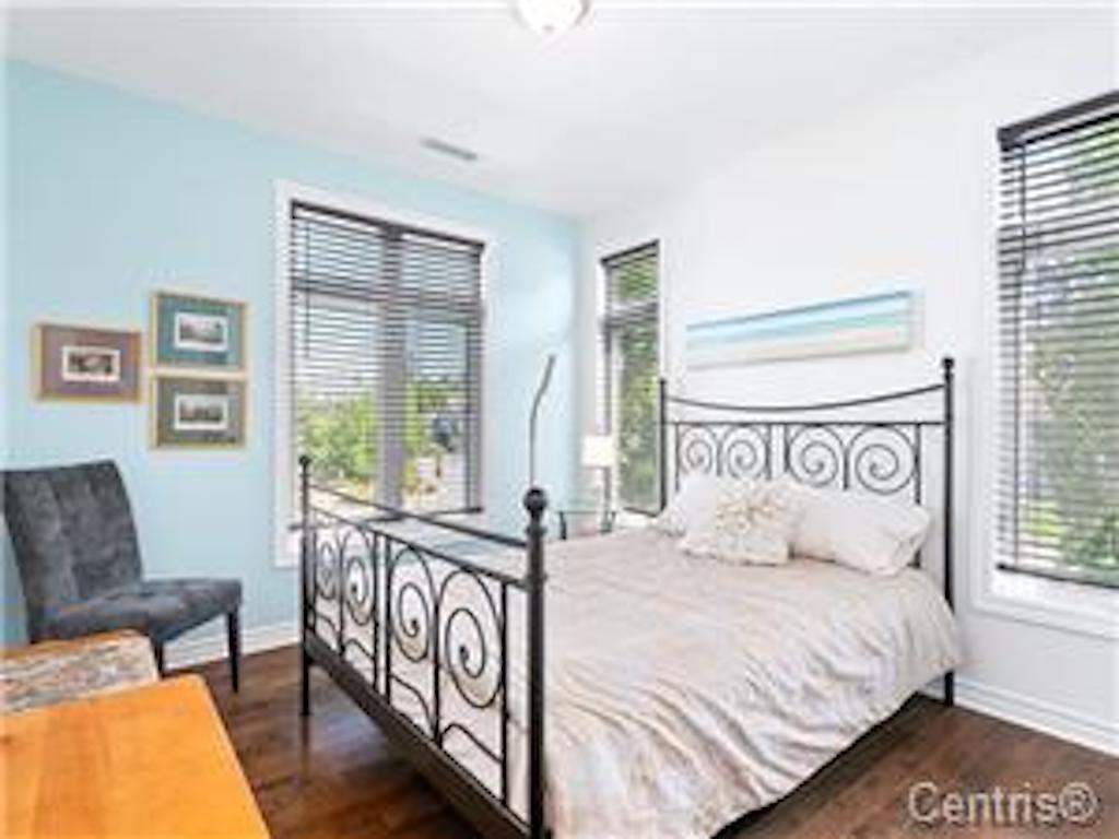 









15


Rue du Colonial

, 3,
Gatineau (Aylmer),




QC
J9H0B1


