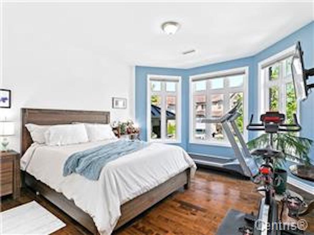 









15


Rue du Colonial

, 3,
Gatineau (Aylmer),




QC
J9H0B1


